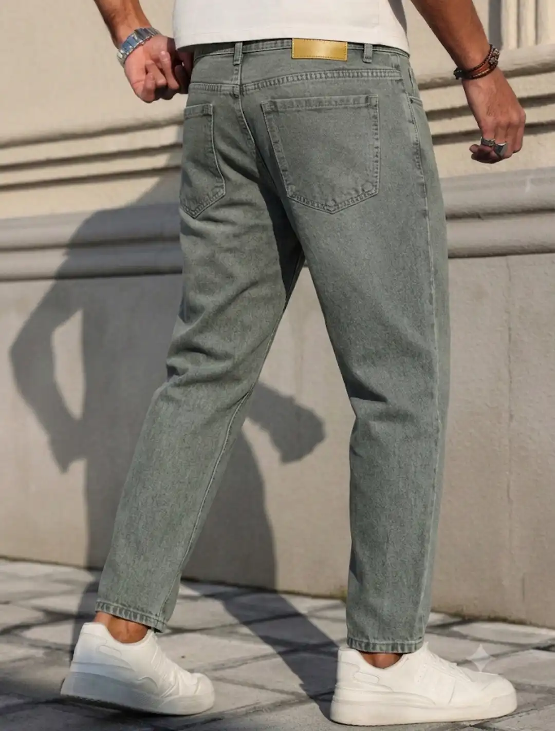 MOM FIT JEANS 