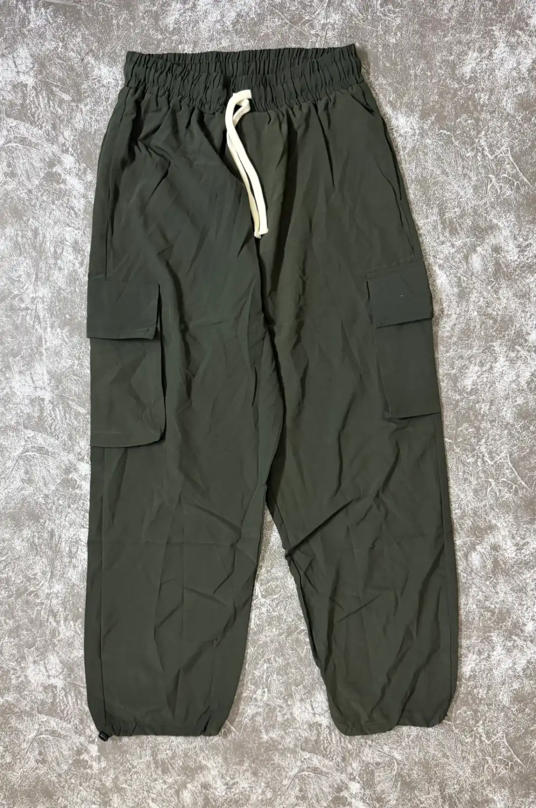 PARACHUTE BAGGY track