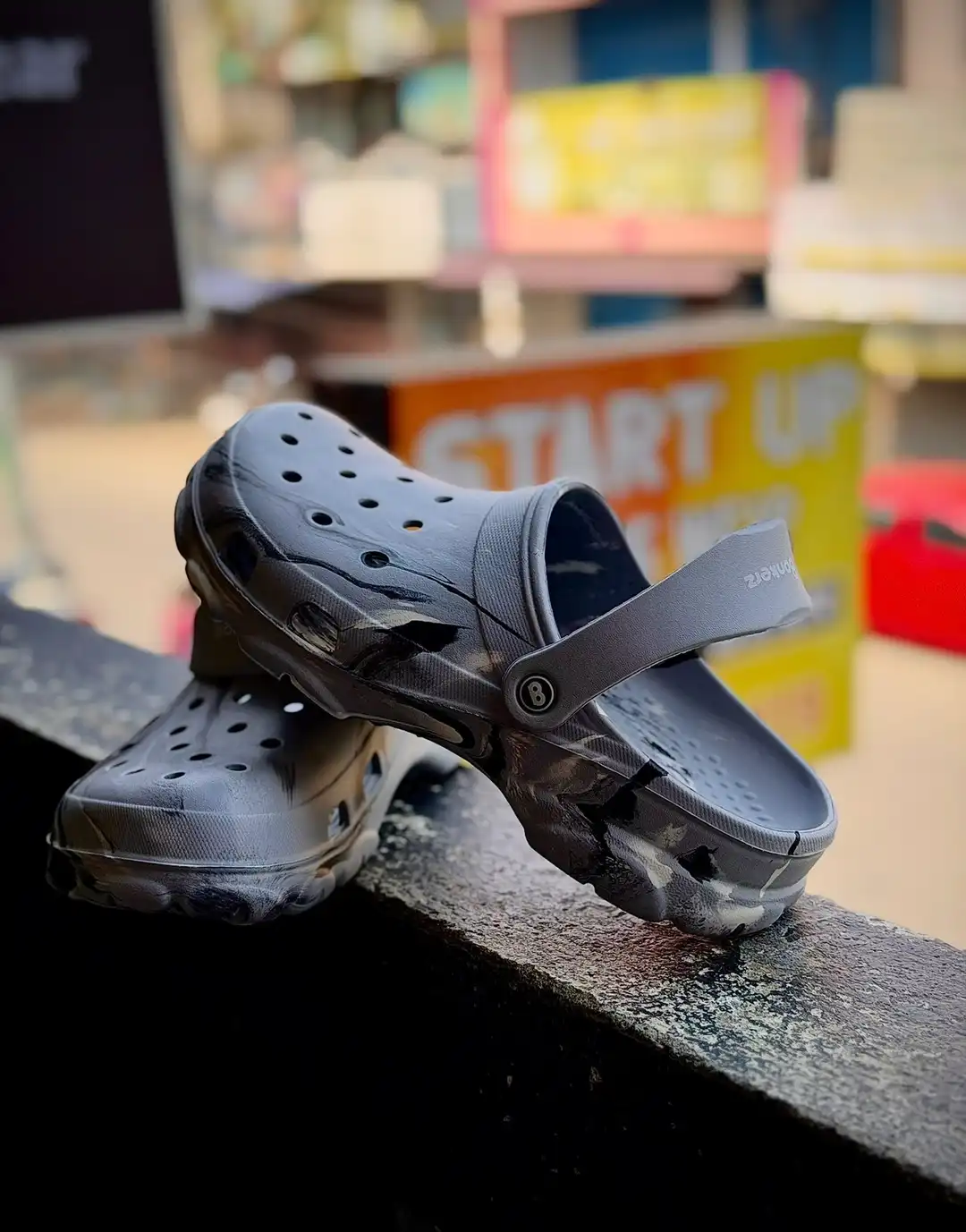 CROCS