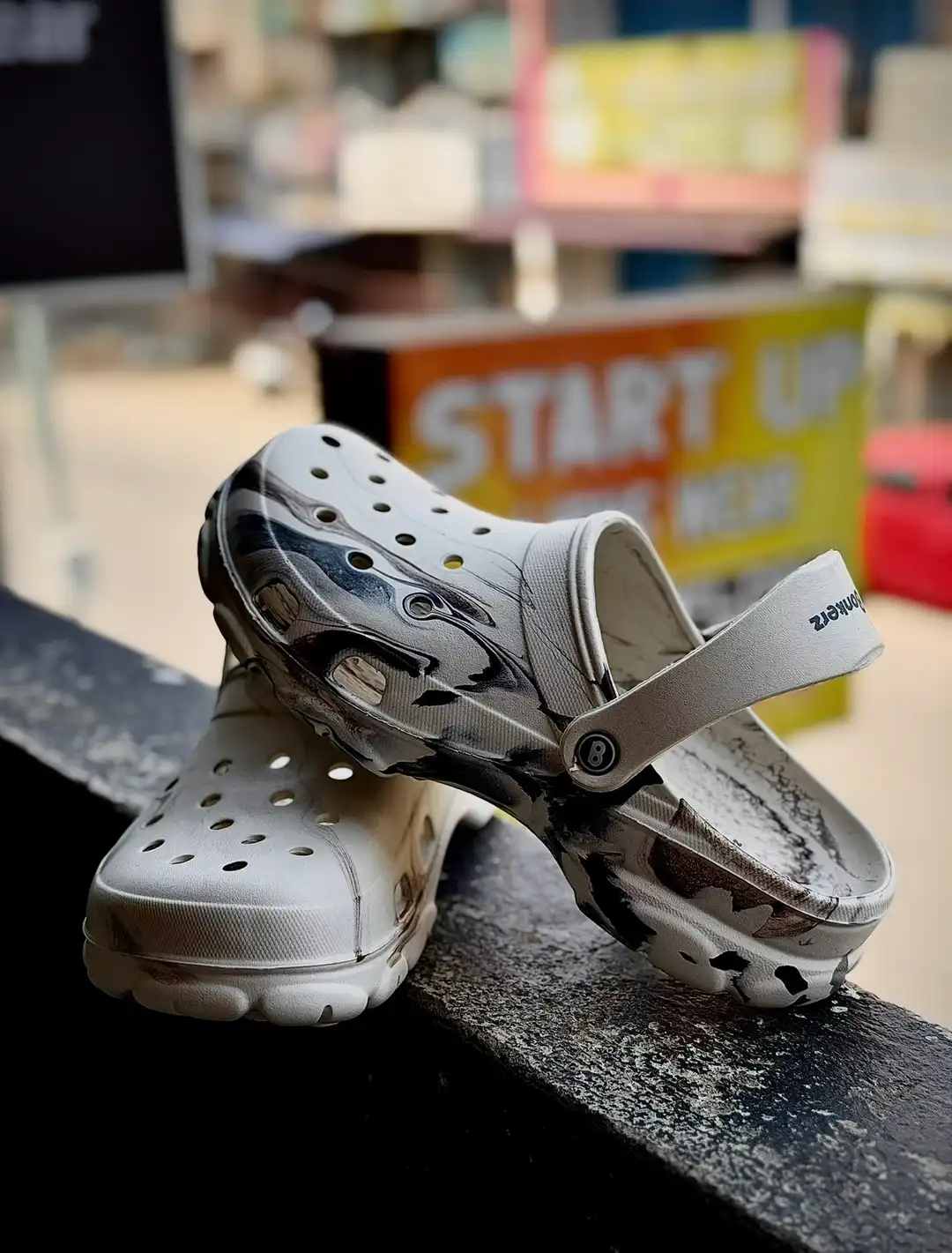 CROCS