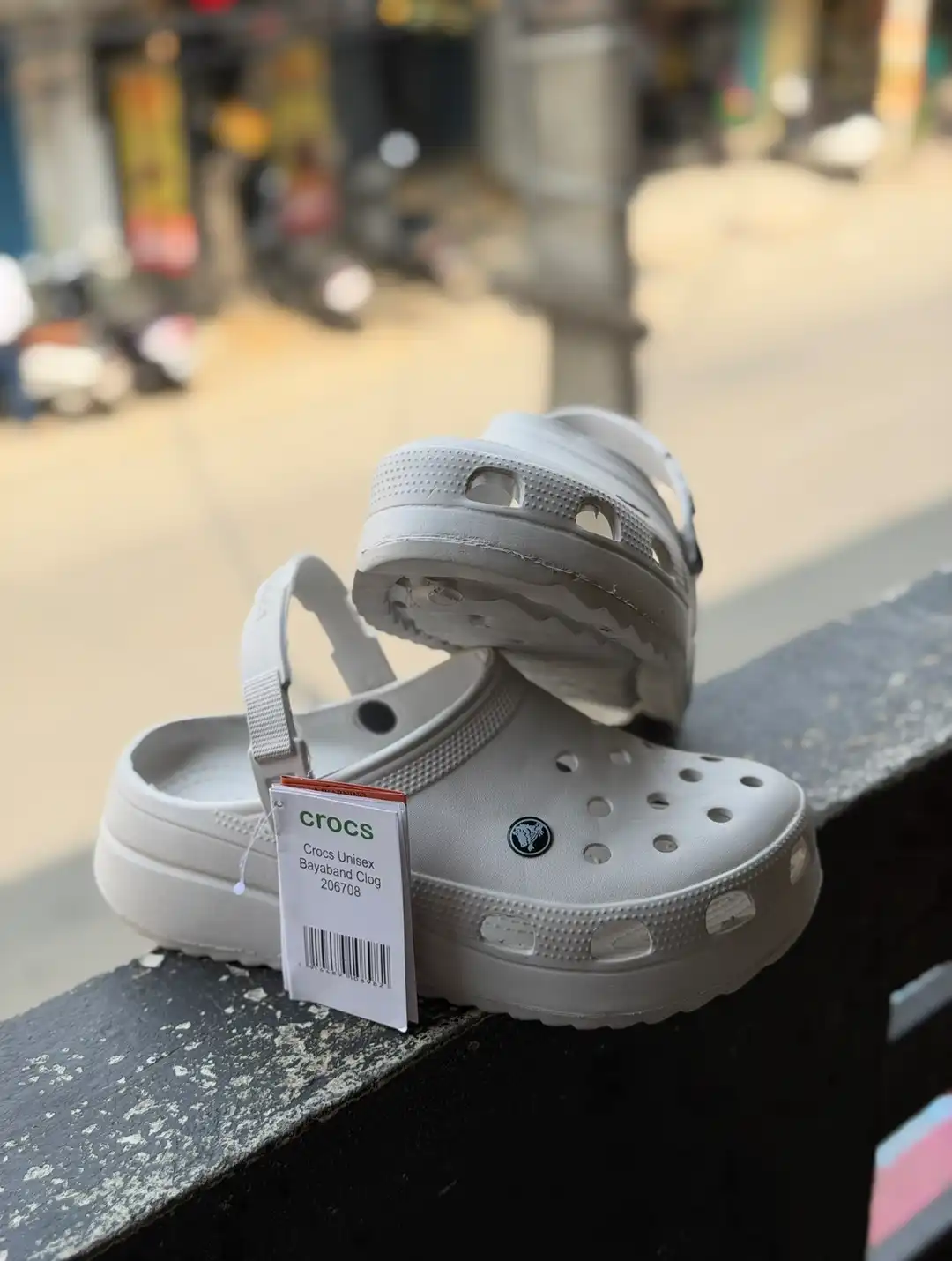 CROCS